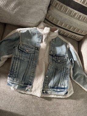 Women’s  Light Wash Denim & Cream Sherpa Jacket
